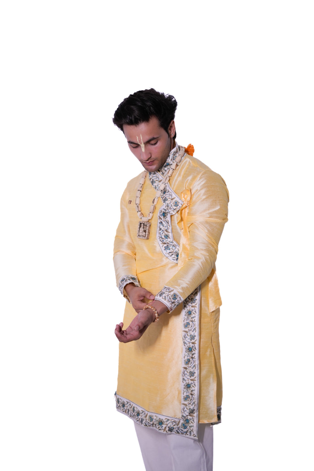 Kanish Border Bagalbandhi - Cream