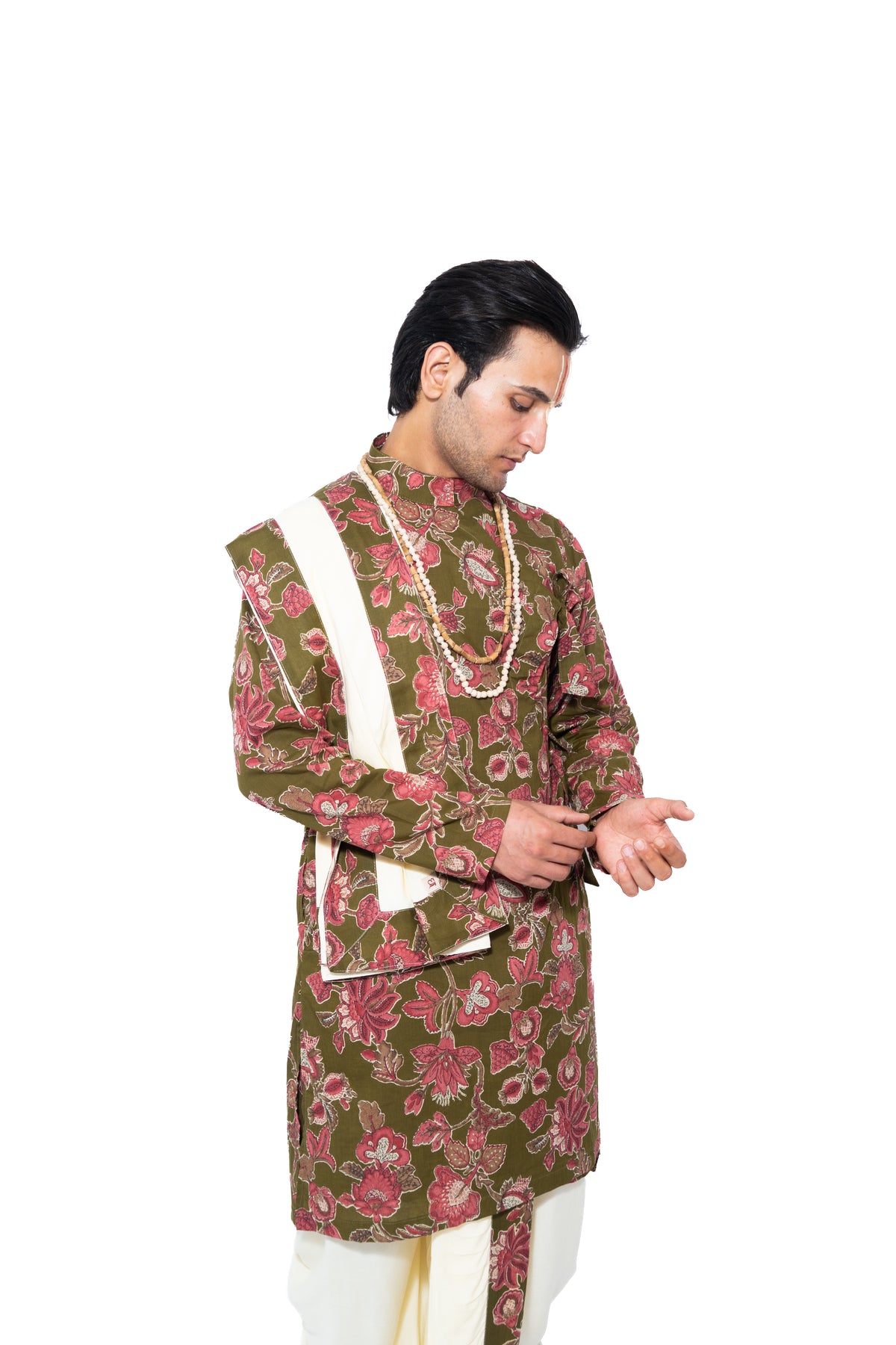 Gul Bagalabandhi And Dhoti Set- Mehandi