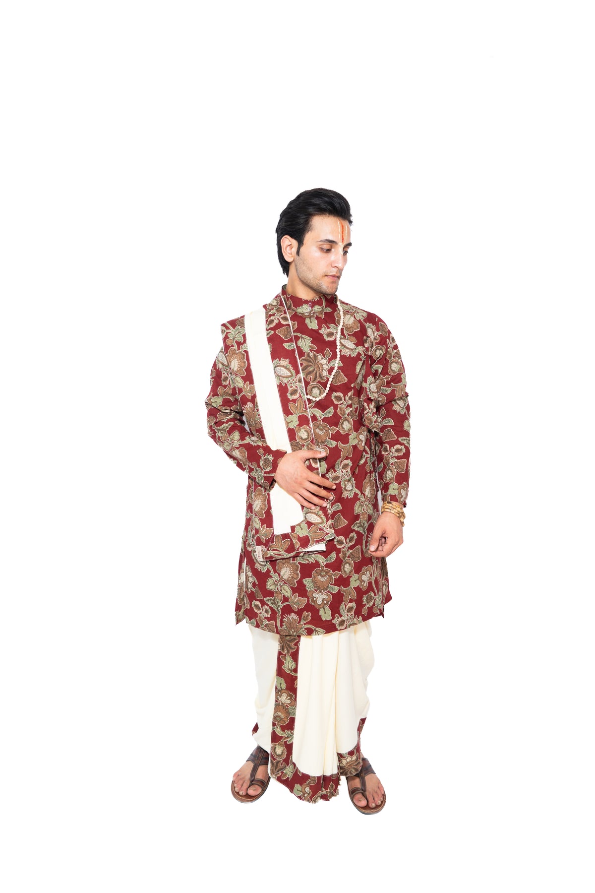 Sridhar Bagalabandhi And Dhoti Set- Maroon
